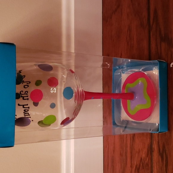 New -painted wine glass - Picture 4 of 8